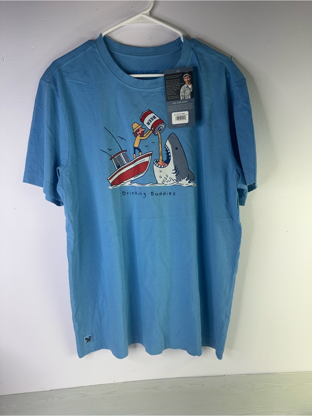 Life is Good men’s Drinking Buddies Shark Short Sleeve Tee large